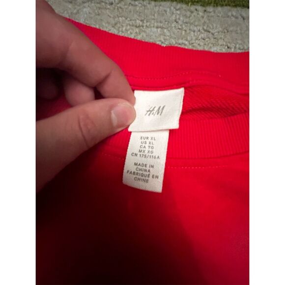 H&M Red New York Track & Field Crew Neck Sweatshirt XL Unisex - Picture 2 of 3